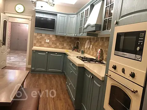 Kirayə verilir 4 otaqlı yeni tikili 190 m²