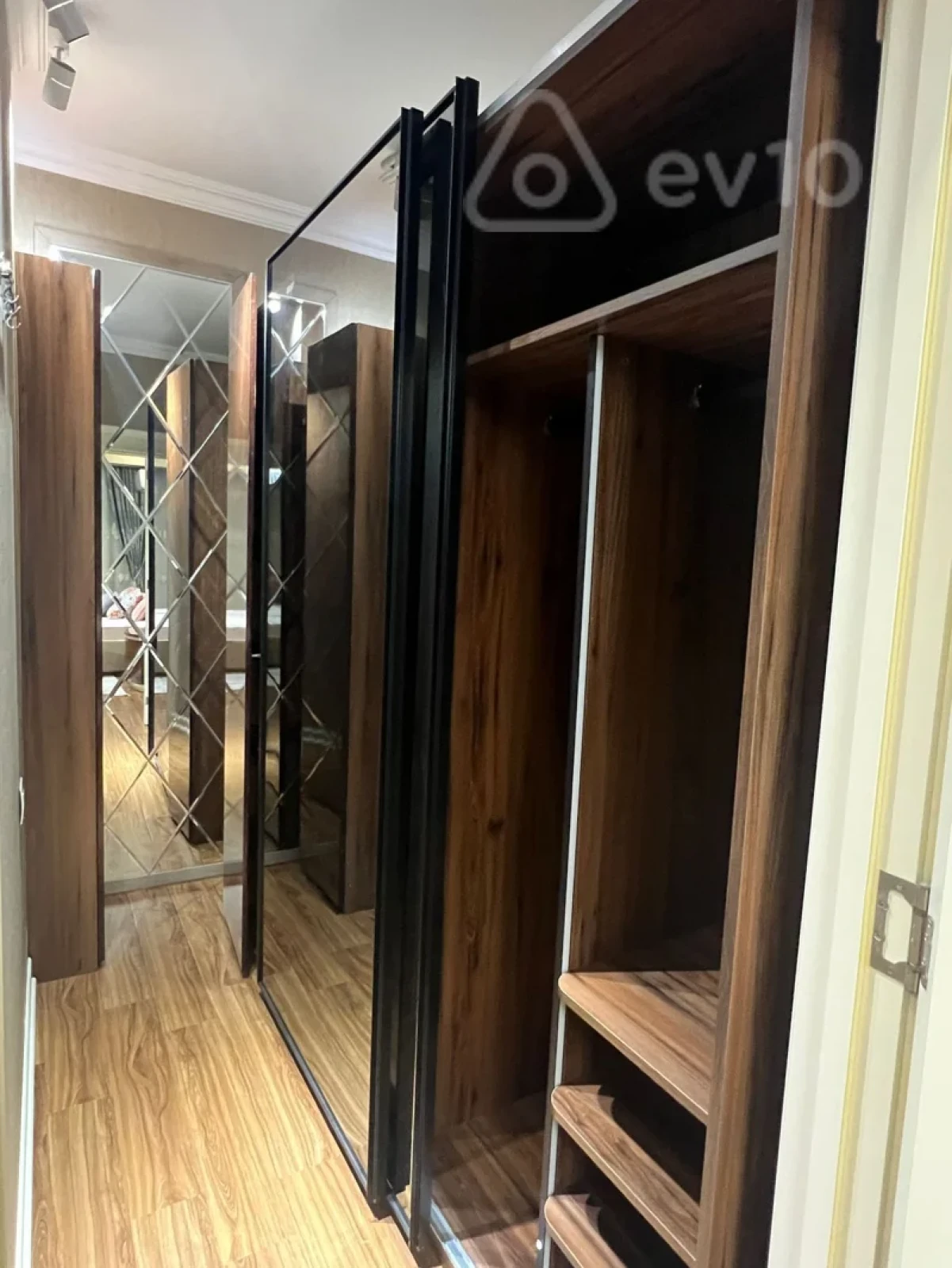 Kirayə verilir 4 otaqlı yeni tikili 190 m²