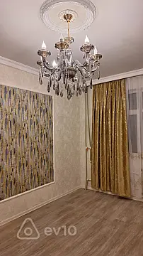 Satılır 2 otaqlı köhnə tikili 65 m²