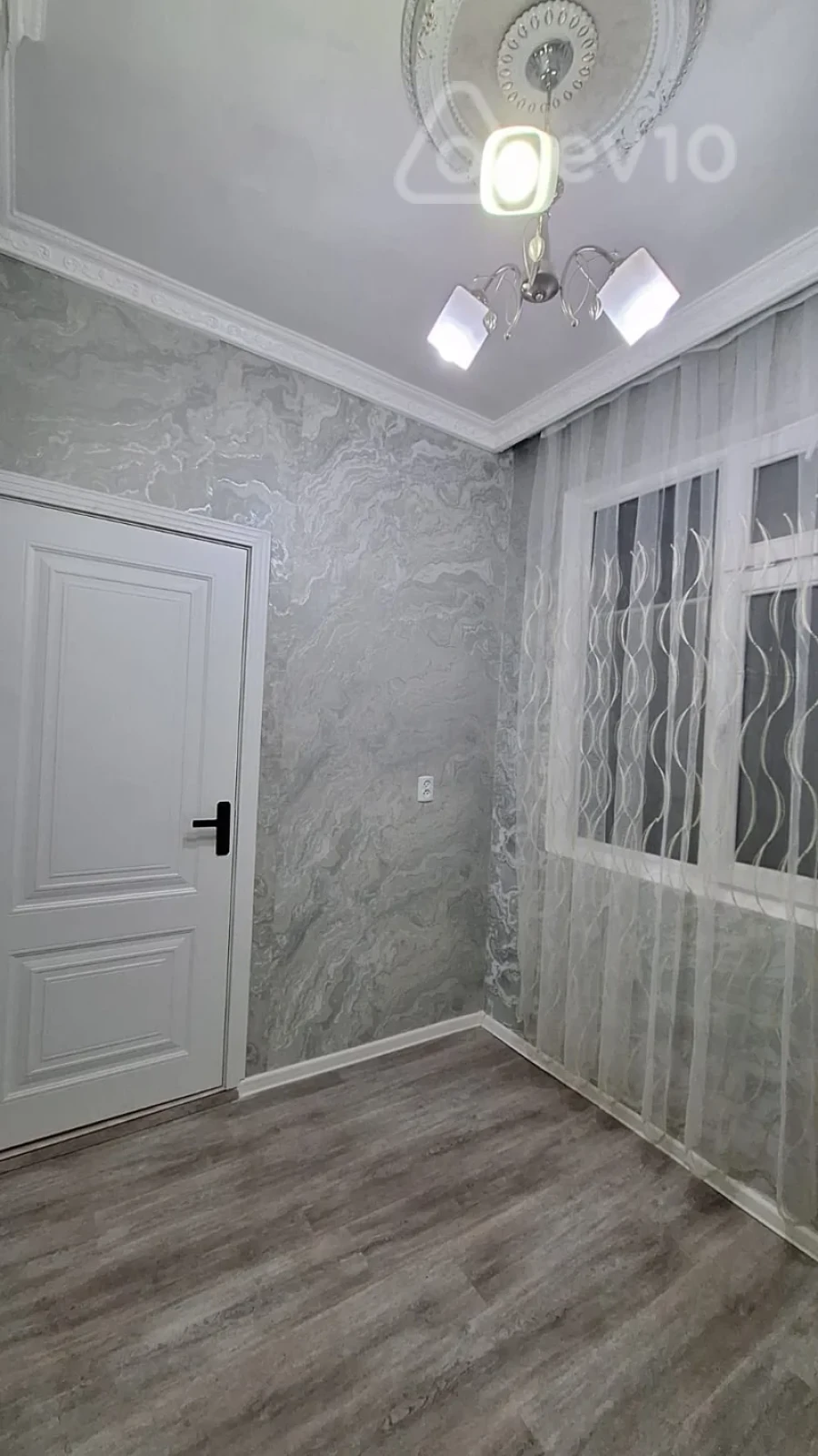 Satılır 2 otaqlı köhnə tikili 65 m²