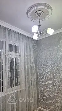 Satılır 2 otaqlı köhnə tikili 65 m²