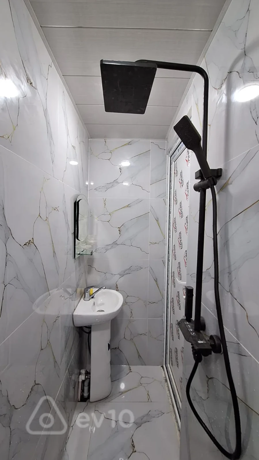 Satılır 2 otaqlı köhnə tikili 65 m²