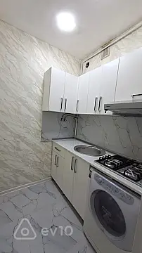Satılır 2 otaqlı köhnə tikili 65 m²