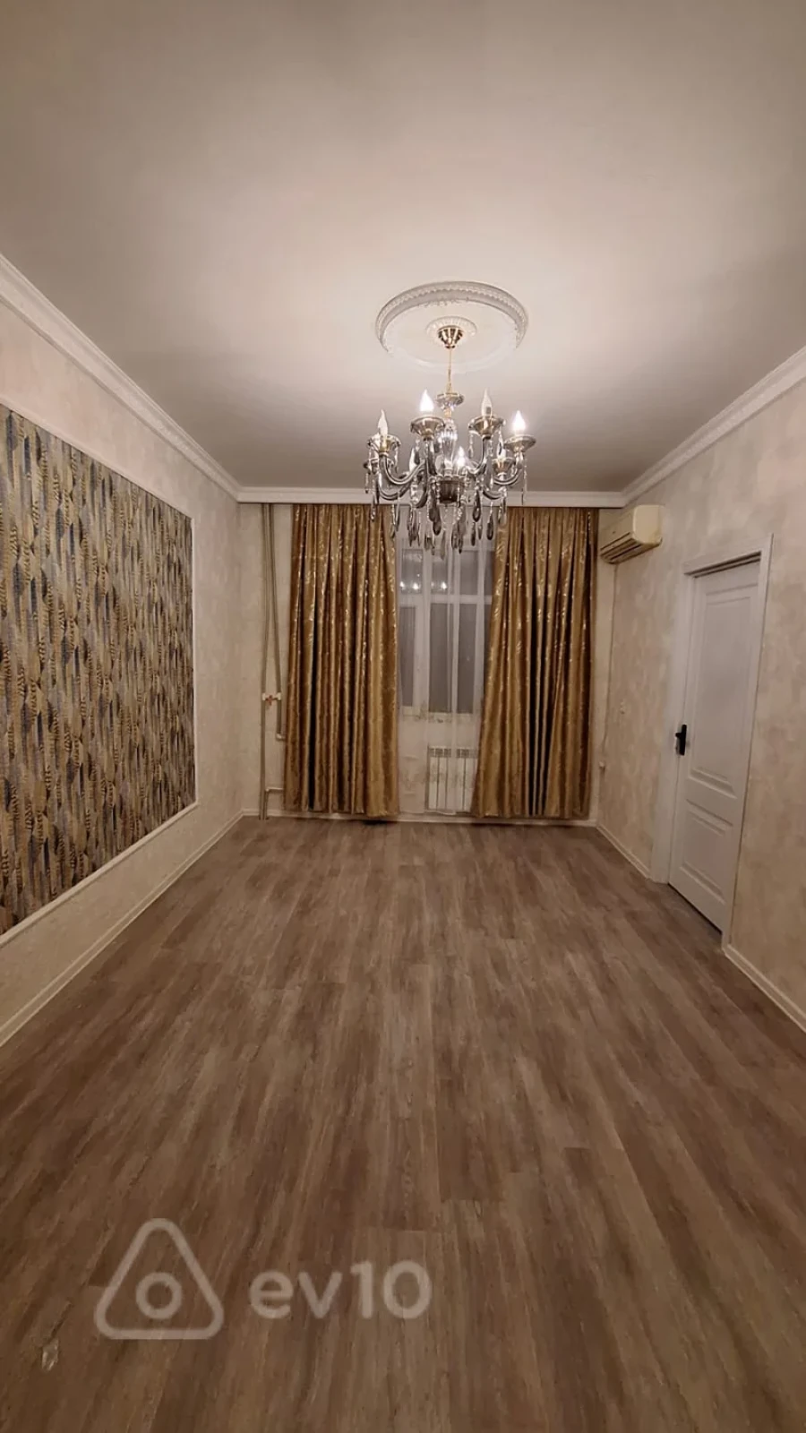 Satılır 2 otaqlı köhnə tikili 65 m²