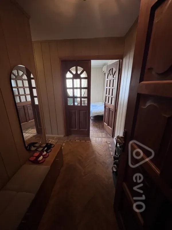 Satılır 2 otaqlı köhnə tikili 50 m²