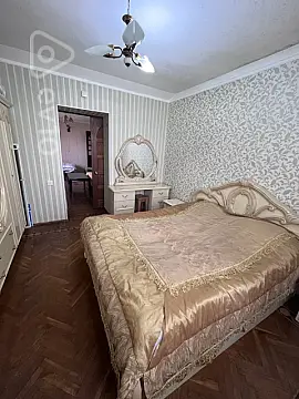 Satılır 2 otaqlı köhnə tikili 50 m²