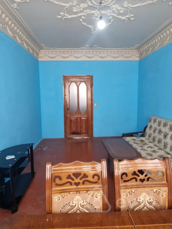 Kirayə verilir 3 otaqlı köhnə tikili 70 m²