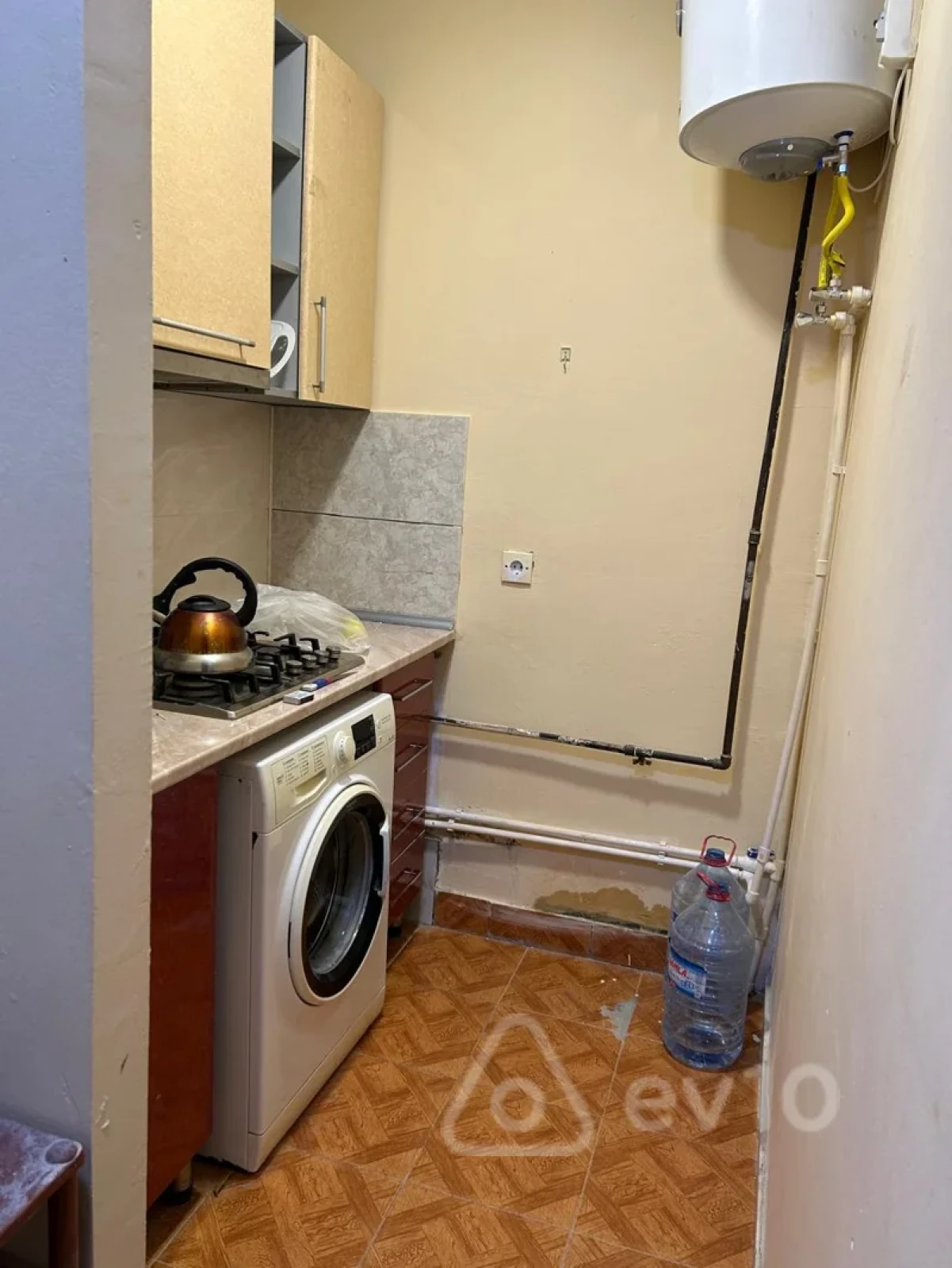 Kirayə verilir 2 otaqlı köhnə tikili 44 m²