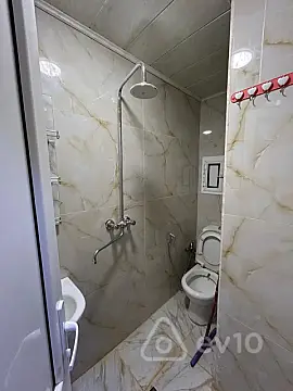 Kirayə verilir 2 otaqlı köhnə tikili 44 m²