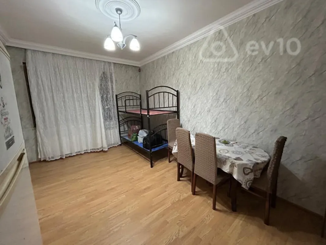 Kirayə verilir 2 otaqlı köhnə tikili 44 m²