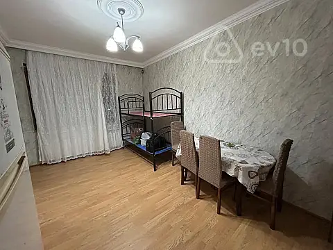 Kirayə verilir 2 otaqlı köhnə tikili 44 m²