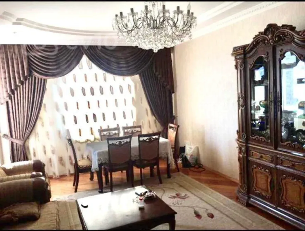 Kirayə verilir 2 otaqlı yeni tikili 80 m²