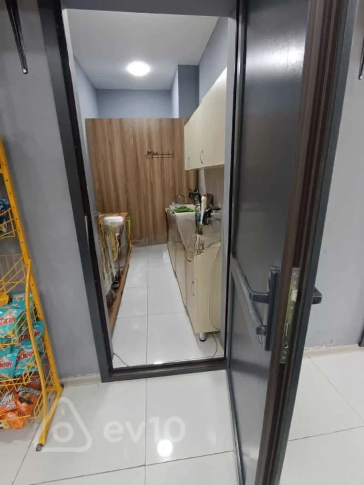 Kirayə verilir mənzil 200 m²