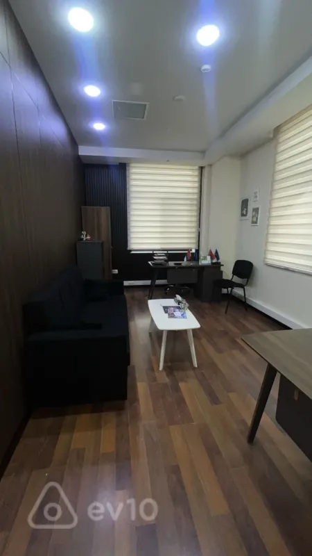 Kirayə verilir 2 otaqlı ofis 50 m²