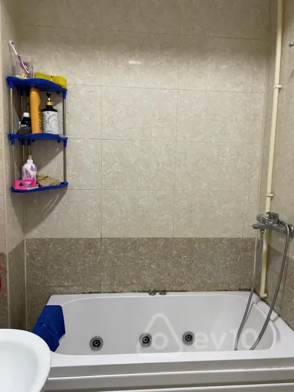 Kirayə verilir 2 otaqlı yeni tikili 45 m²