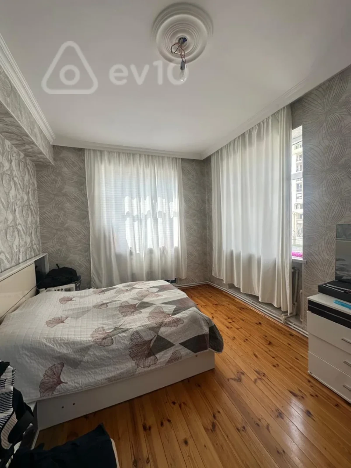 Satılır 2 otaqlı yeni tikili 75 m²