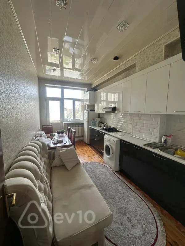 Satılır 2 otaqlı yeni tikili 75 m²