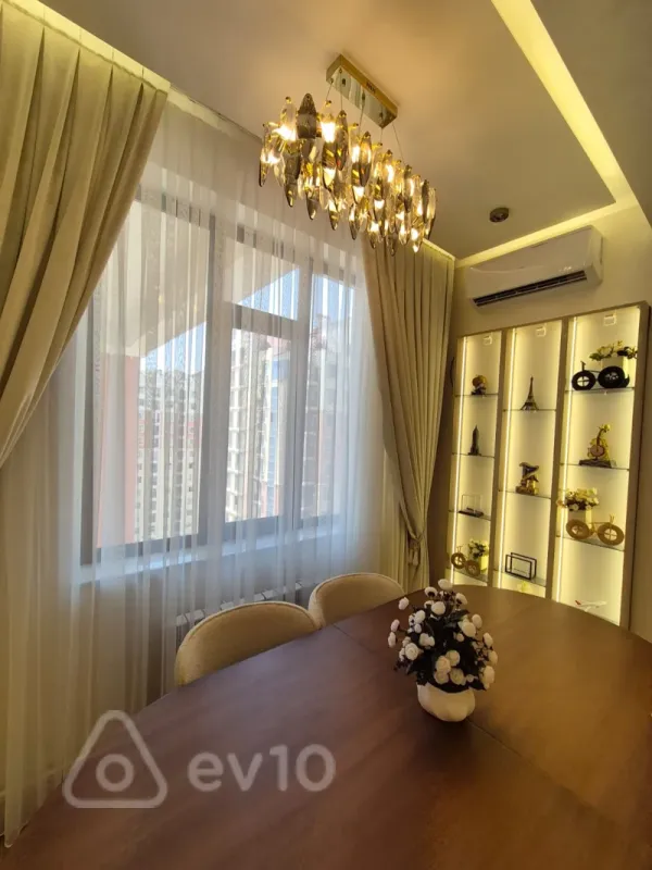 Kirayə verilir 2 otaqlı yeni tikili 65 m²