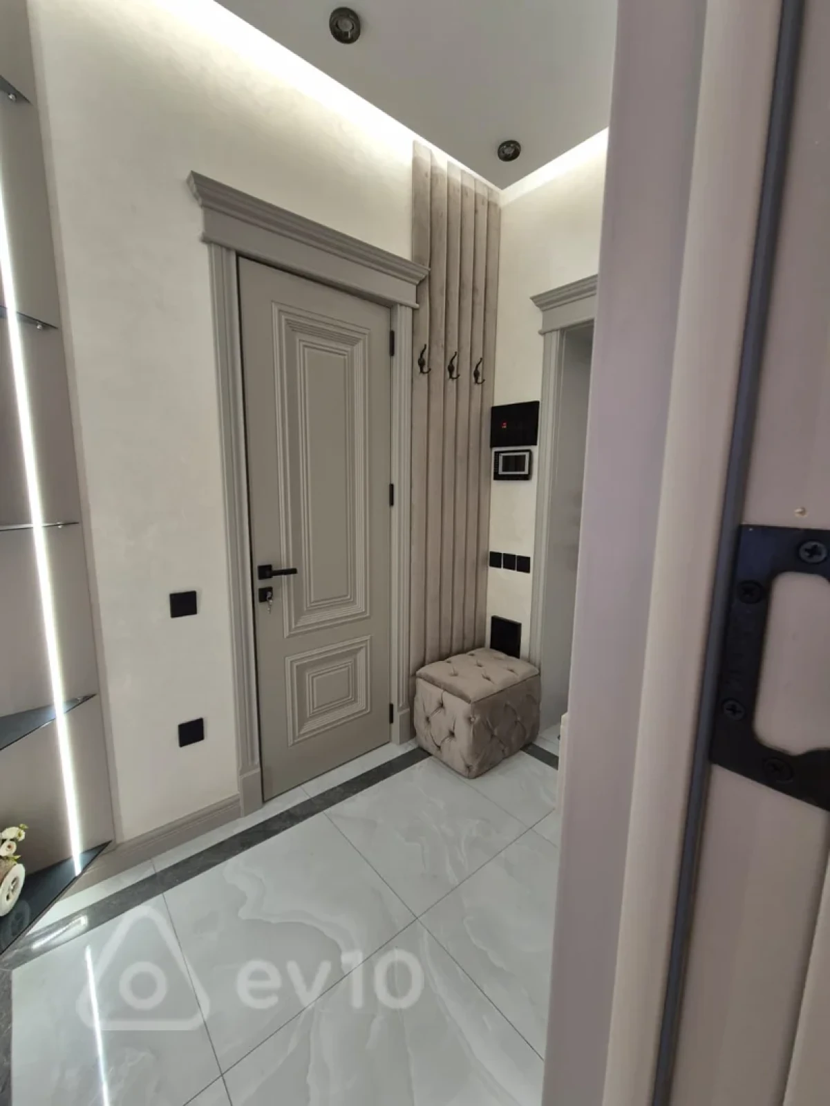 Kirayə verilir 2 otaqlı yeni tikili 65 m²