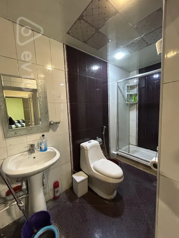 Kirayə verilir 3 otaqlı köhnə tikili 75 m²