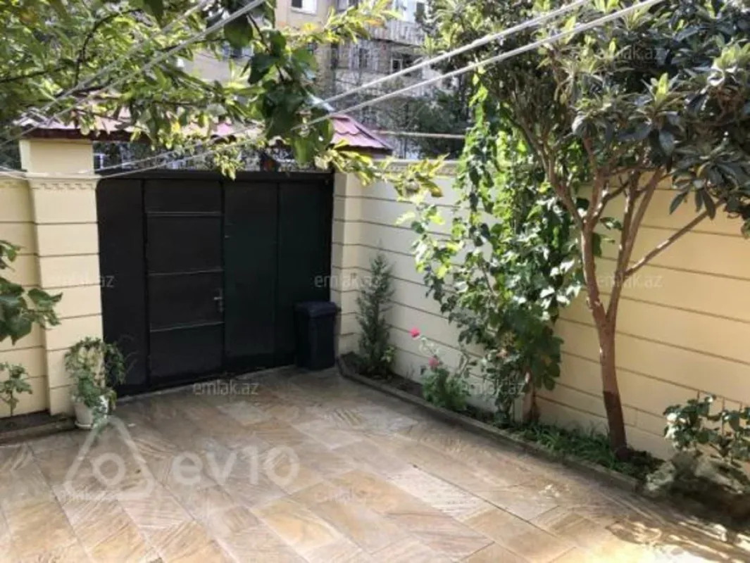 Satılır 3 otaqlı həyət evi 100 m²