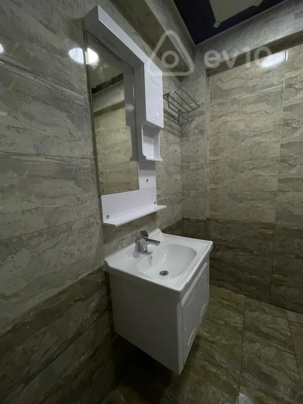 Kirayə verilir 3 otaqlı yeni tikili 120 m²
