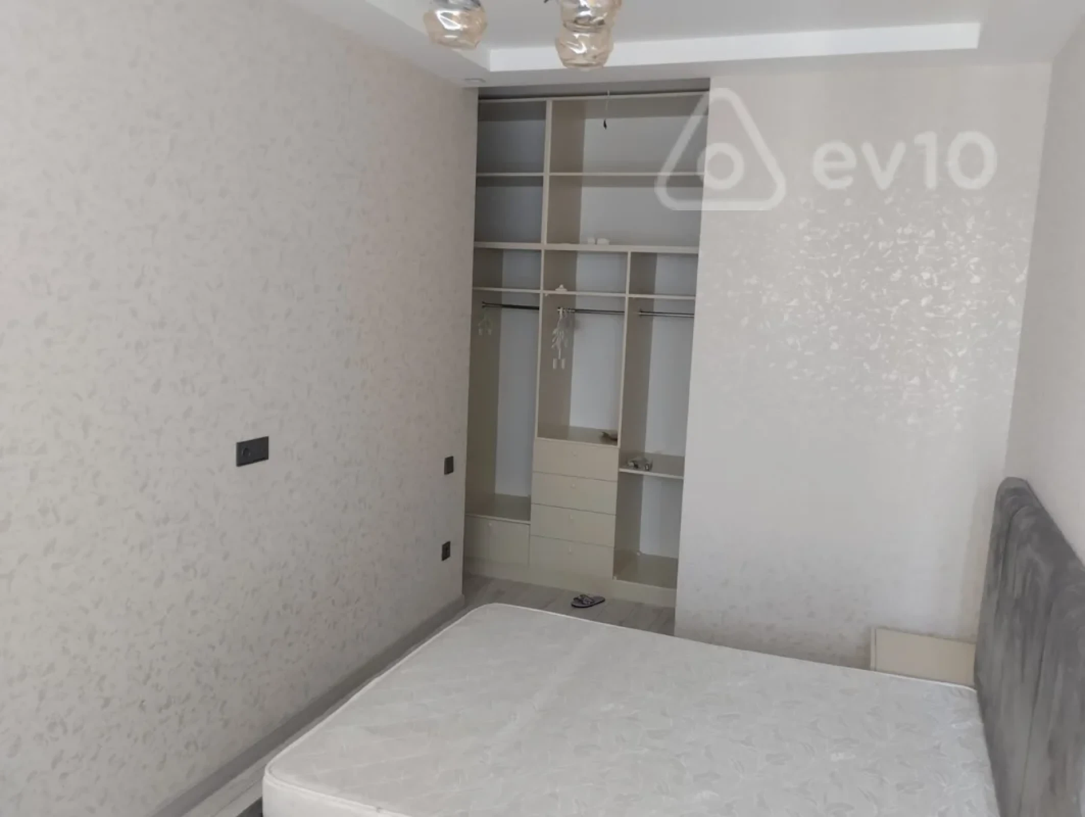 Kirayə verilir 3 otaqlı yeni tikili 90 m²