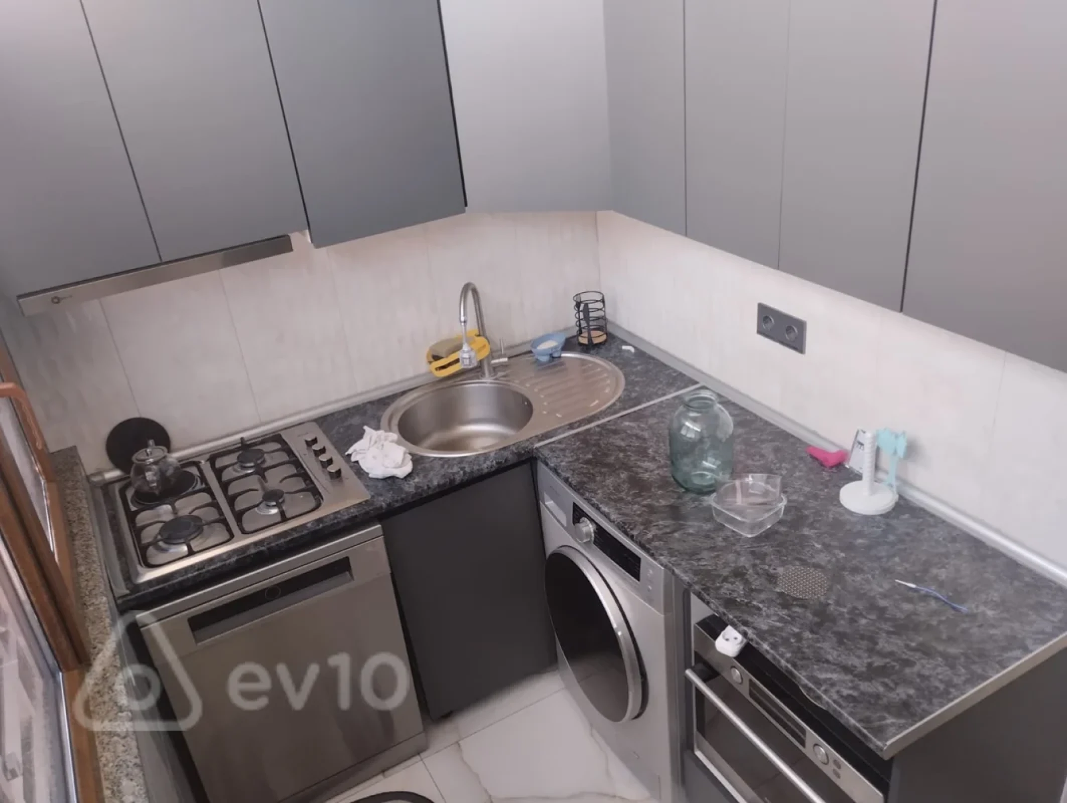 Kirayə verilir 3 otaqlı yeni tikili 90 m²