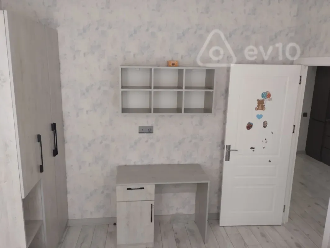 Kirayə verilir 3 otaqlı yeni tikili 90 m²
