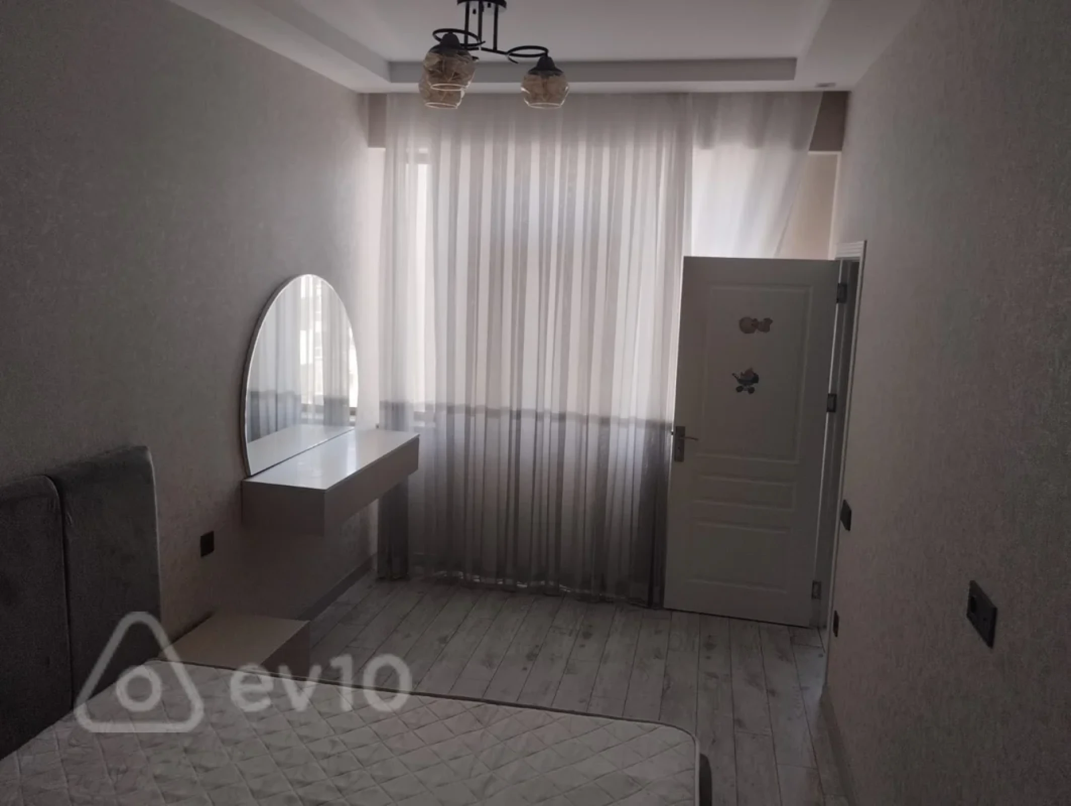 Kirayə verilir 3 otaqlı yeni tikili 90 m²