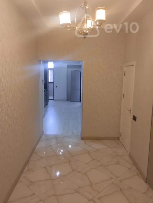 Kirayə verilir 3 otaqlı yeni tikili 90 m²