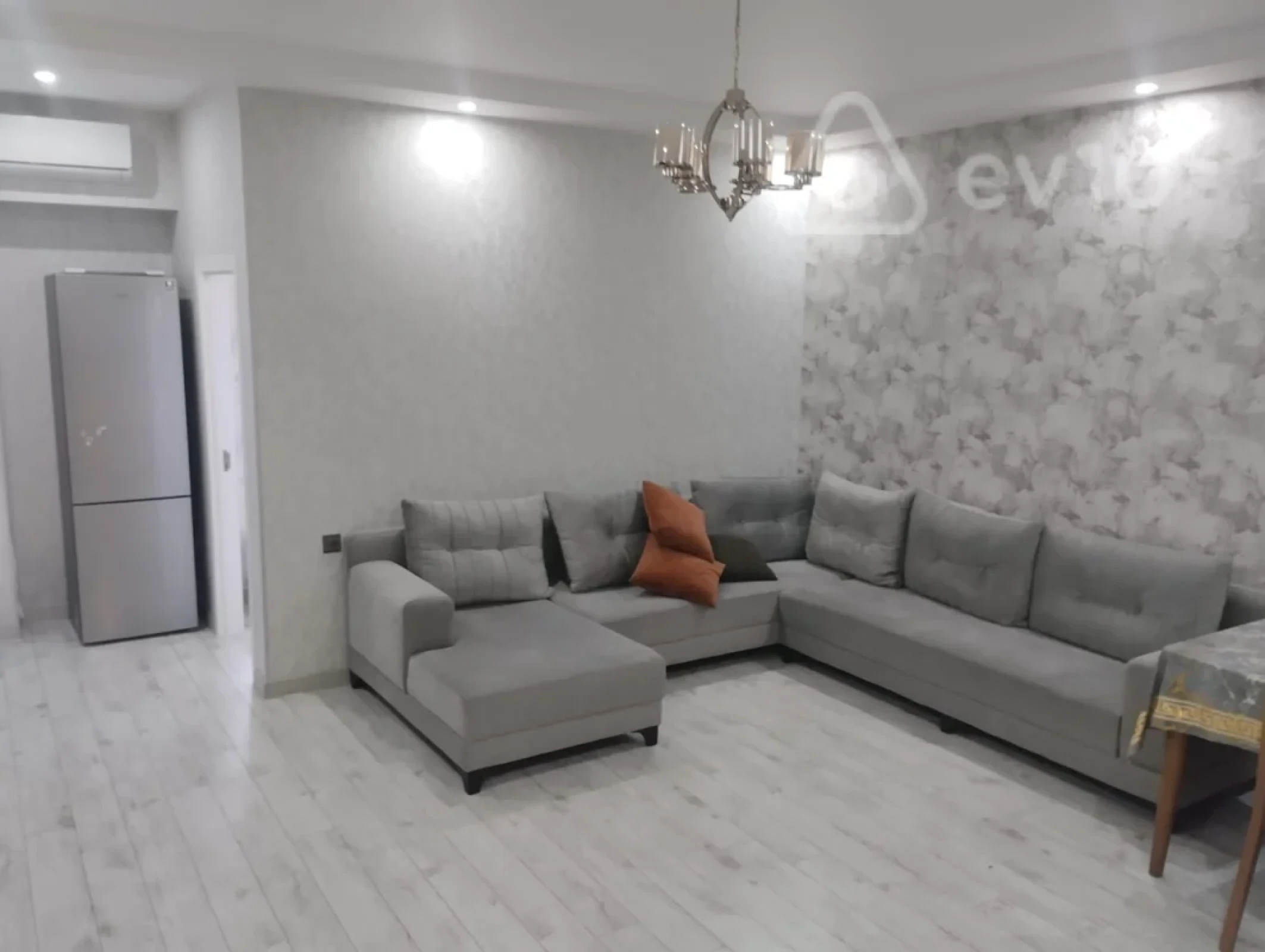 Kirayə verilir 3 otaqlı yeni tikili 90 m²