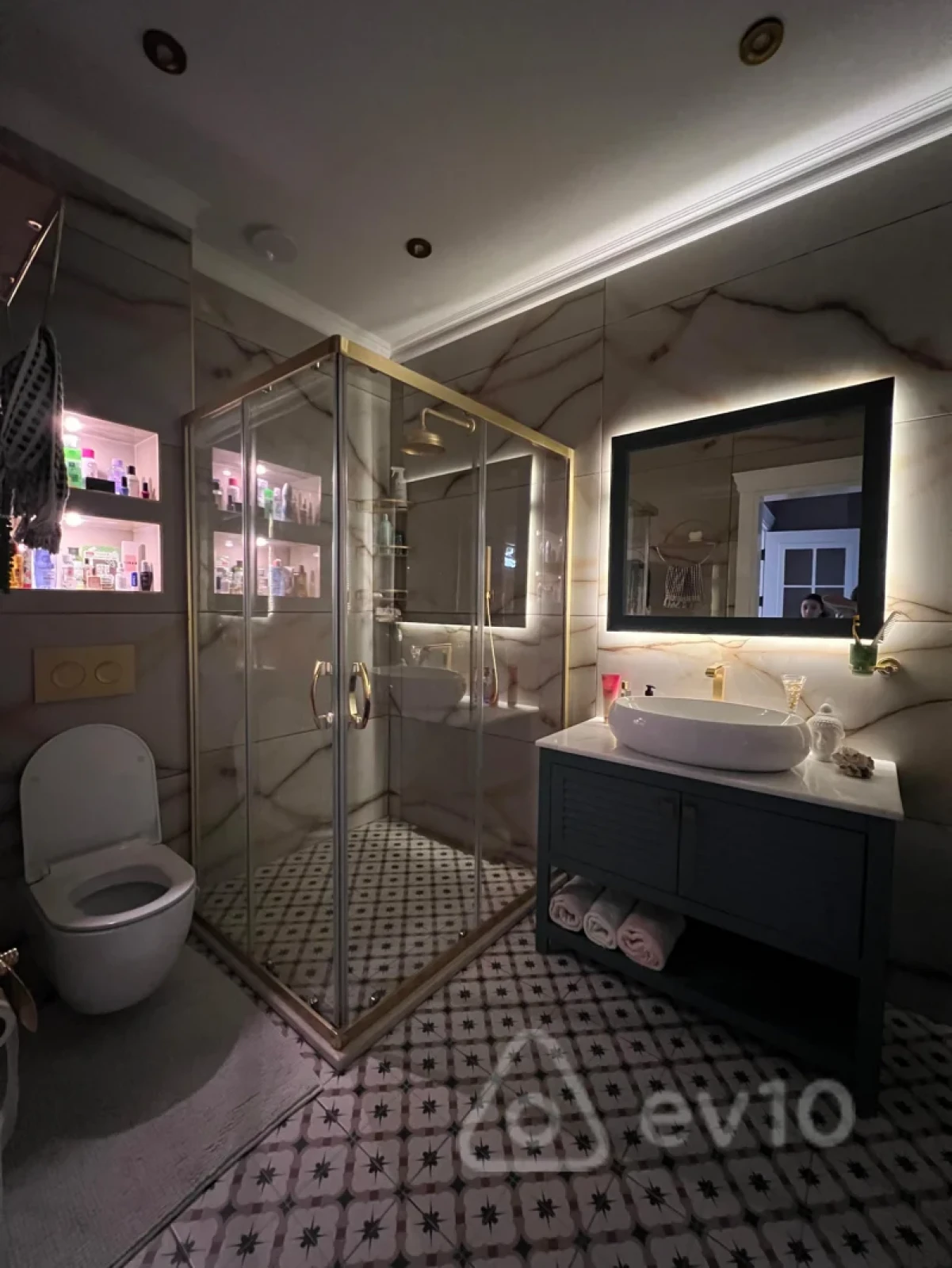 Kirayə verilir 3 otaqlı yeni tikili 157 m²