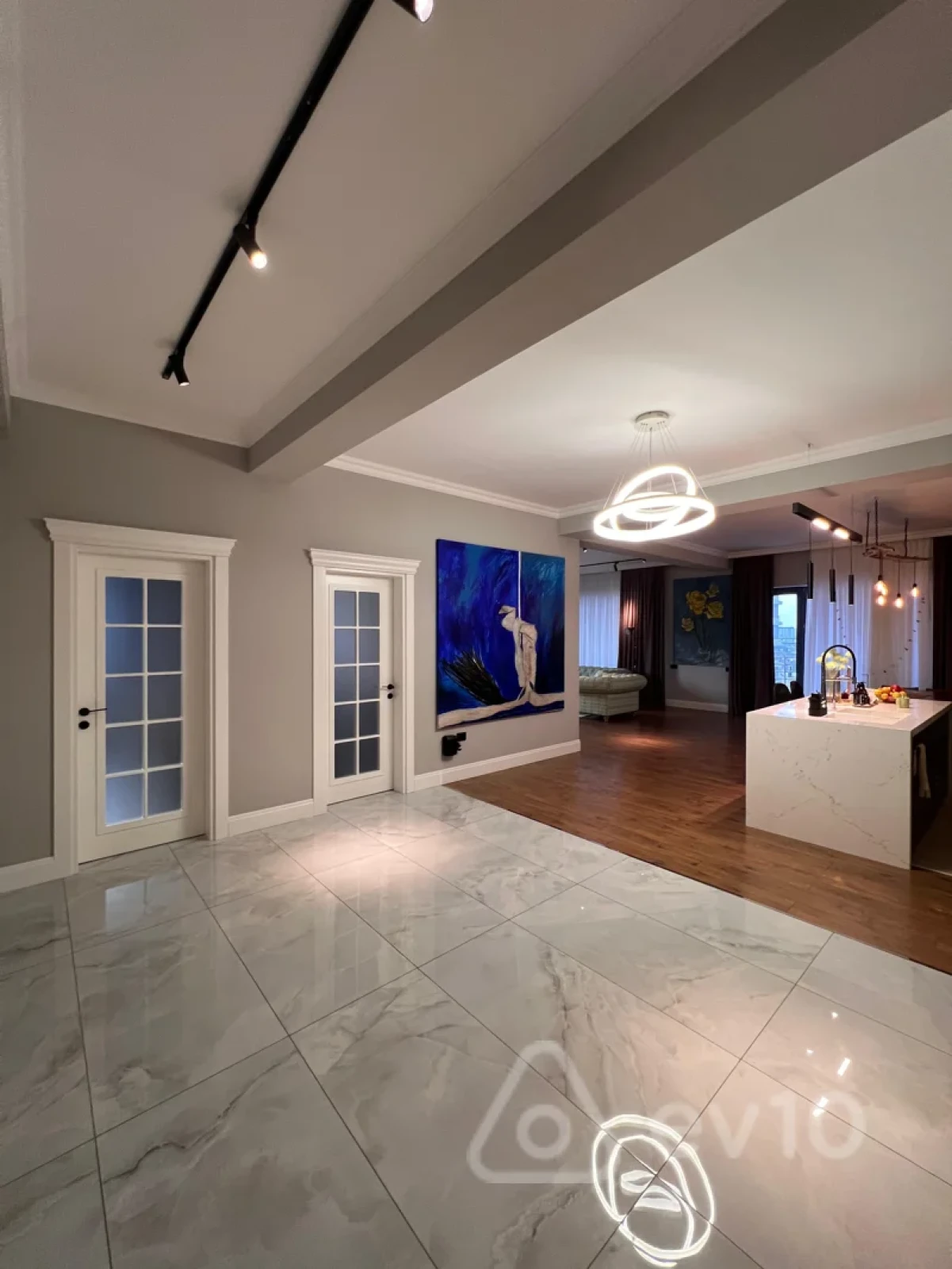 Kirayə verilir 3 otaqlı yeni tikili 157 m²