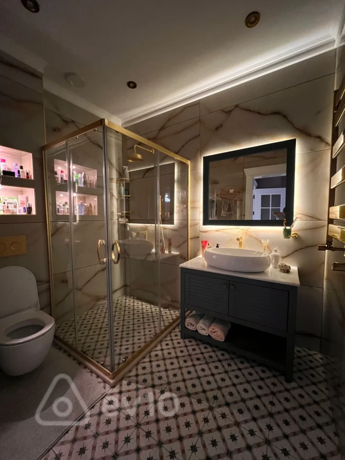 Kirayə verilir 3 otaqlı yeni tikili 157 m²