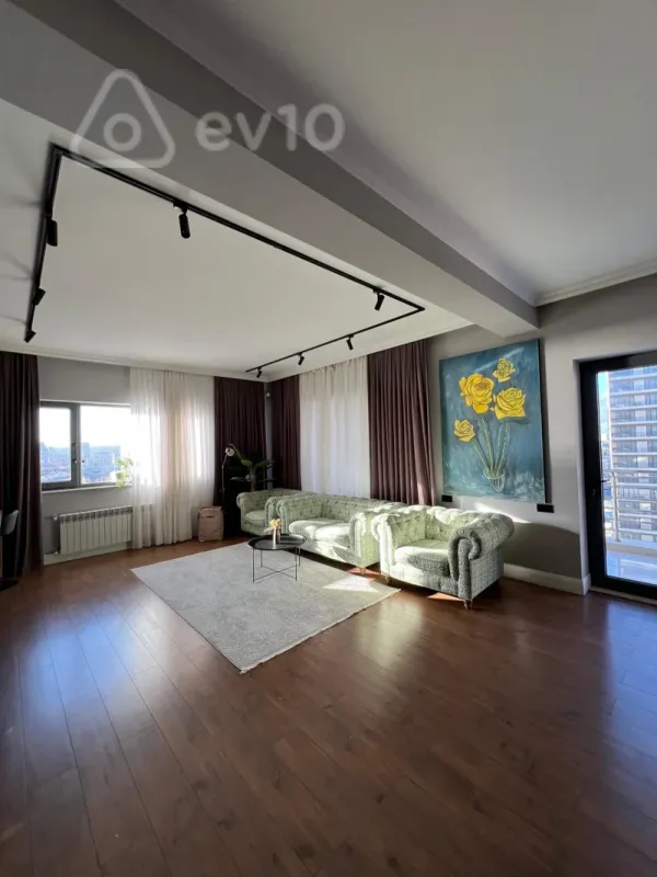 Kirayə verilir 3 otaqlı yeni tikili 157 m²