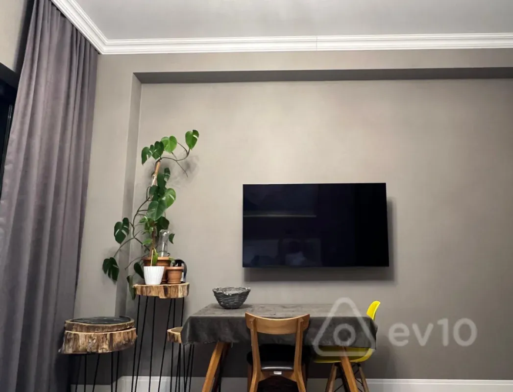 Kirayə verilir 3 otaqlı yeni tikili 157 m²