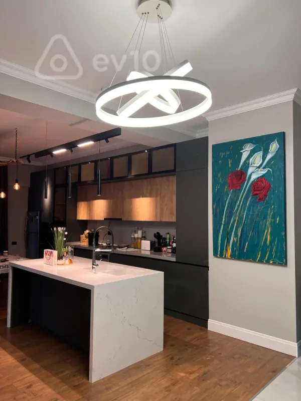 Kirayə verilir 3 otaqlı yeni tikili 157 m²