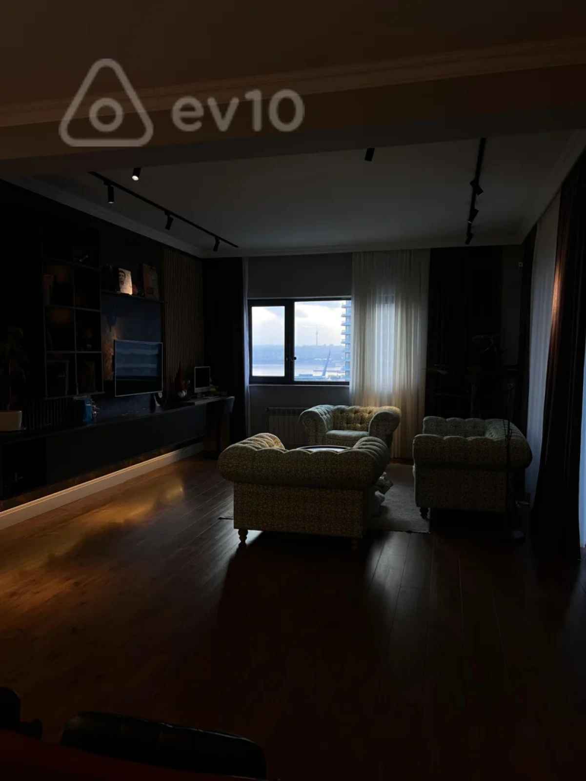 Kirayə verilir 3 otaqlı yeni tikili 157 m²