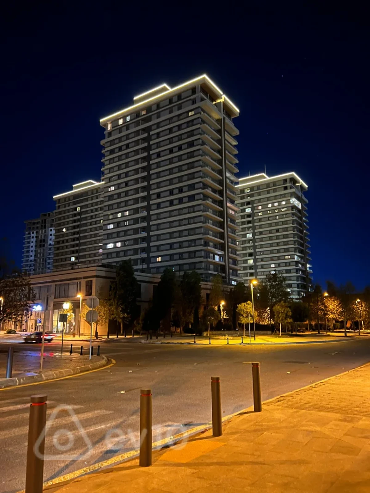 Kirayə verilir 3 otaqlı yeni tikili 157 m²