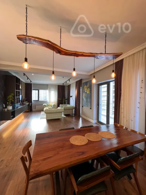 Kirayə verilir 3 otaqlı yeni tikili 157 m²