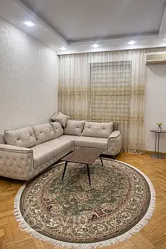 Kirayə verilir 2 otaqlı köhnə tikili 67 m² — Bakı, Səbail 2 otaq 67.00 m²