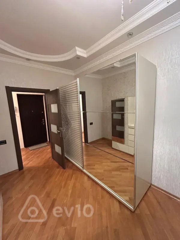 Kirayə verilir 3 otaqlı yeni tikili 100 m²