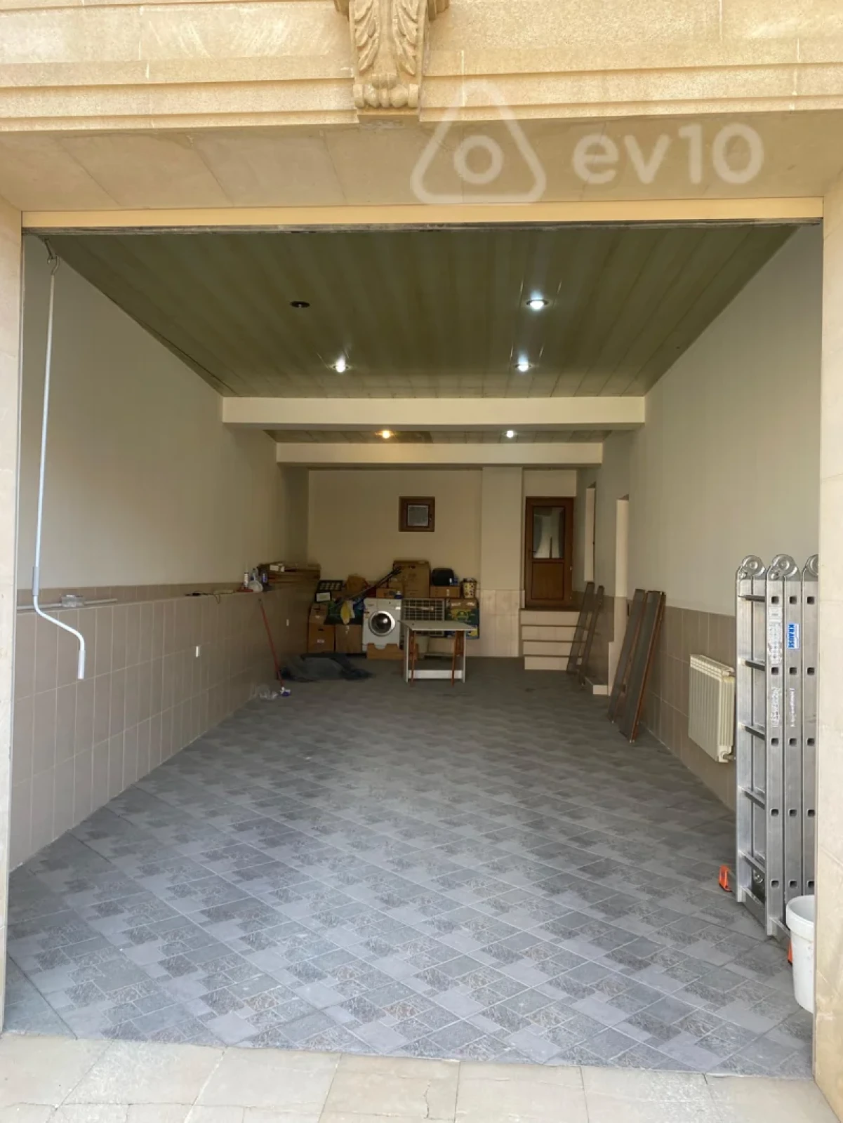 Kirayə verilir 7 otaqlı həyət evi 750 m²