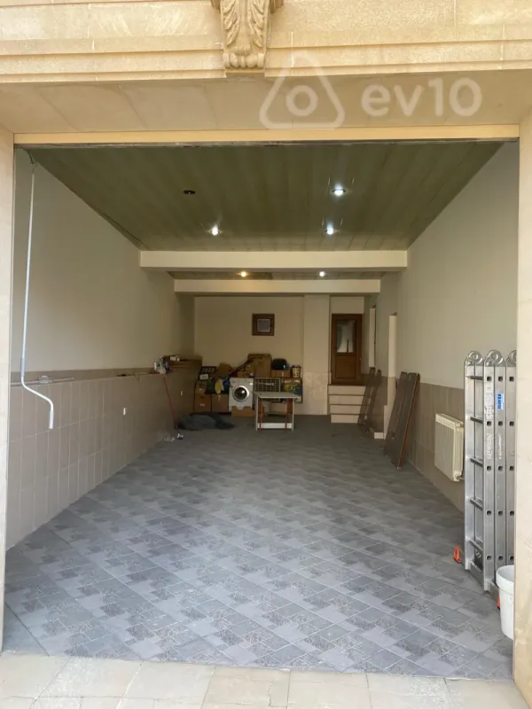 Kirayə verilir 7 otaqlı həyət evi 750 m²