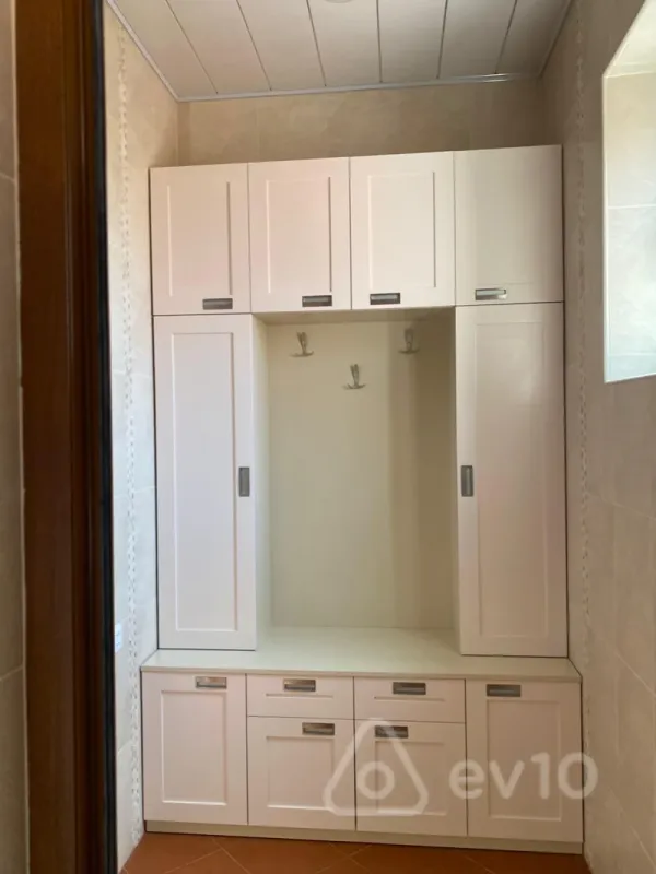 Kirayə verilir 7 otaqlı həyət evi 750 m²