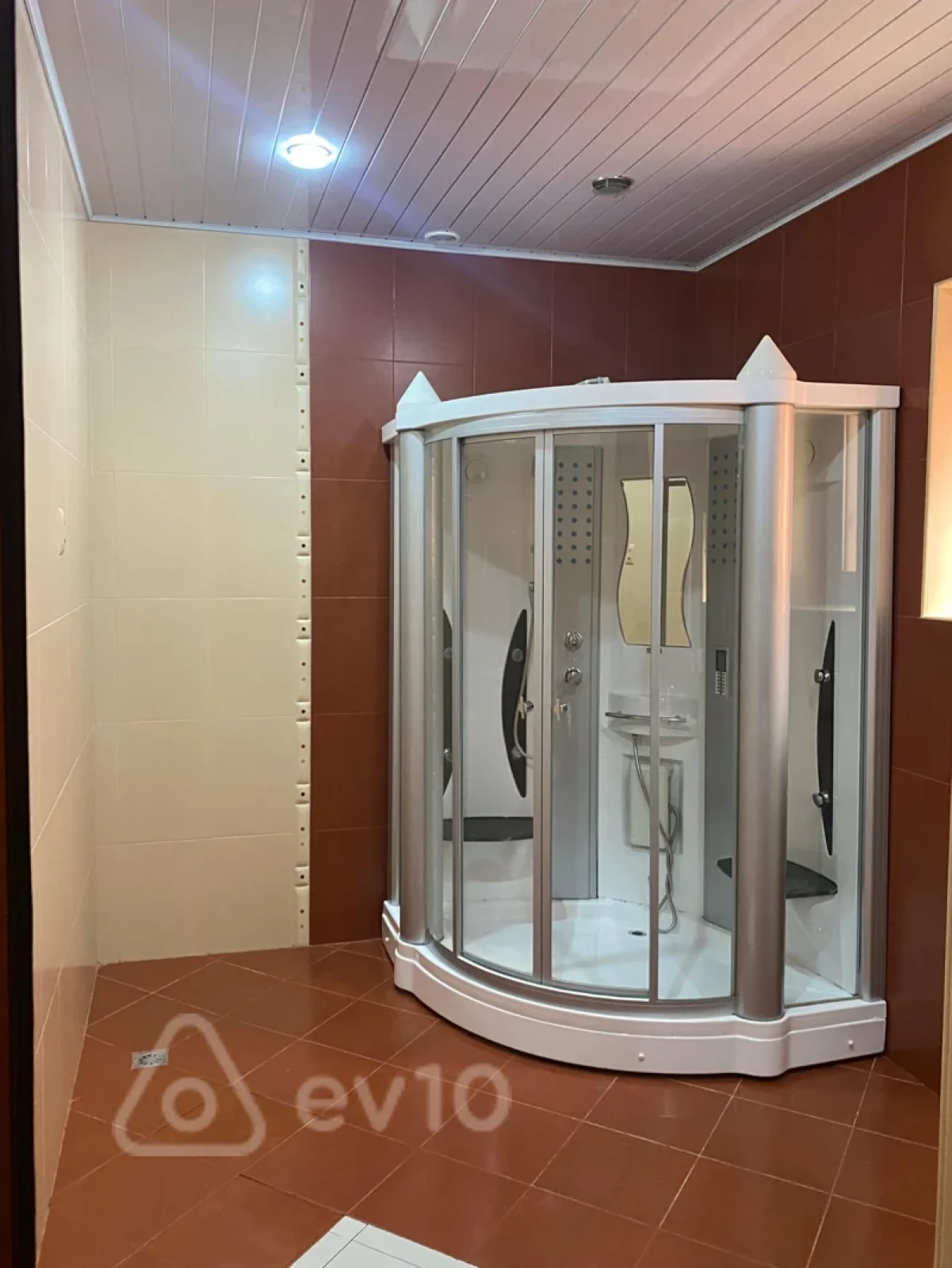 Kirayə verilir 7 otaqlı həyət evi 750 m²