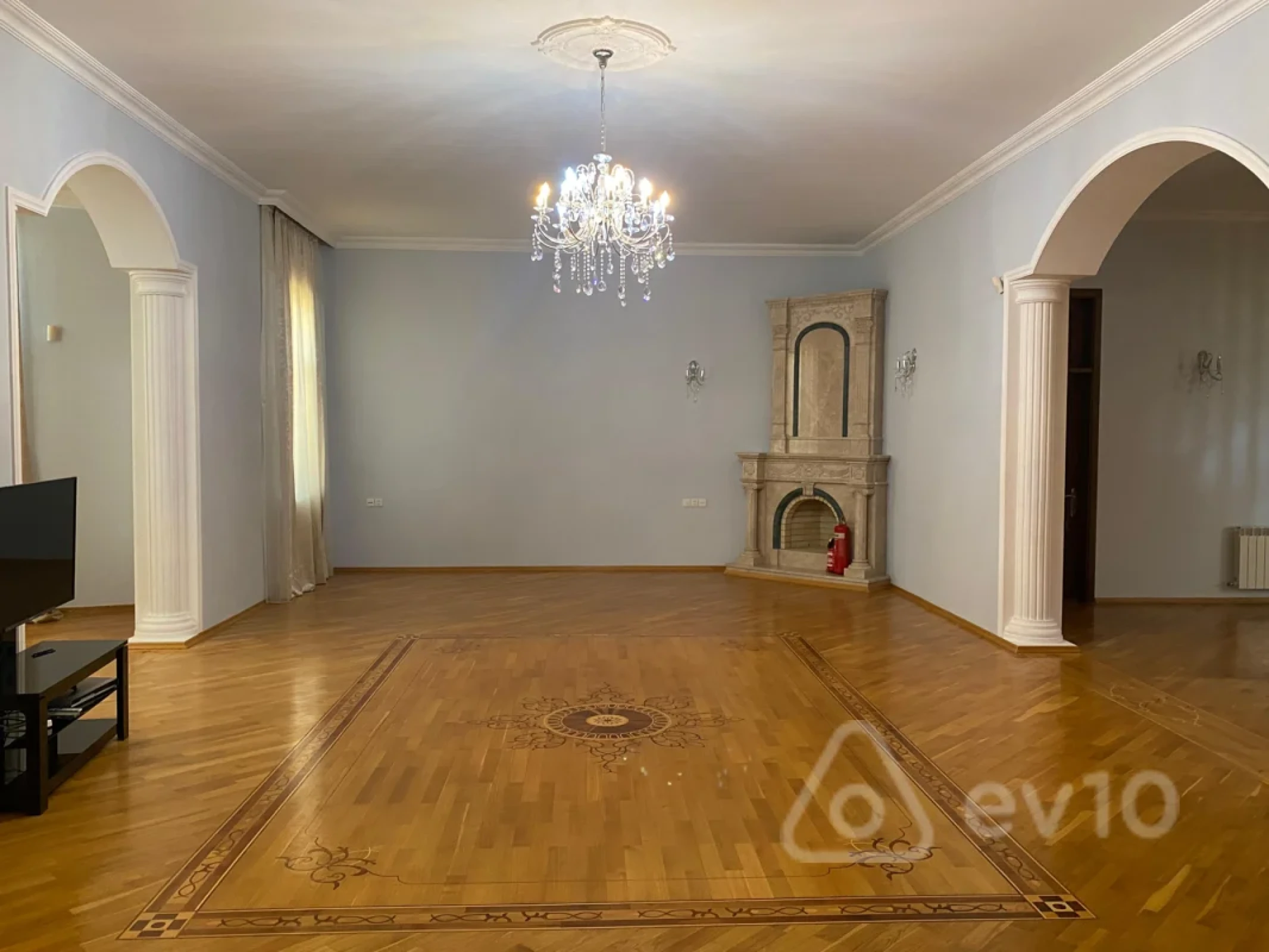 Kirayə verilir 7 otaqlı həyət evi 750 m²