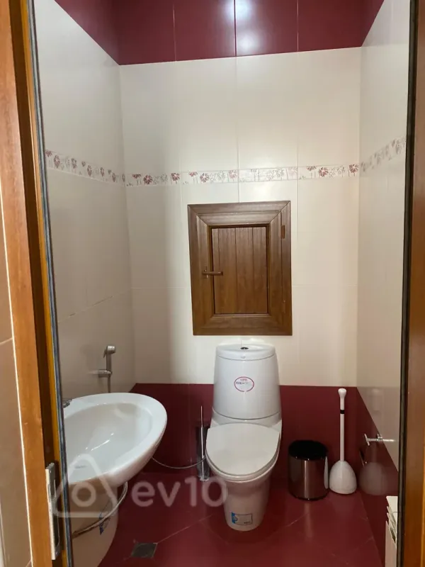 Kirayə verilir 7 otaqlı həyət evi 750 m²