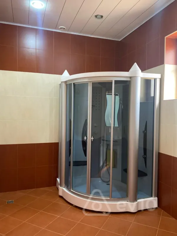 Kirayə verilir 7 otaqlı həyət evi 750 m²